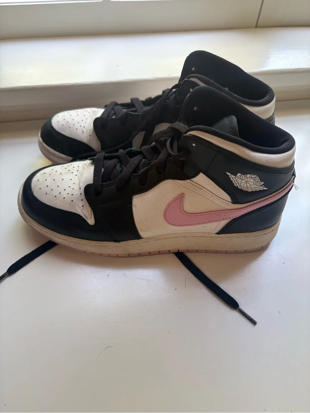 Nike Kids Black, White & Pink Air Jordan 1 Mid Sneakers